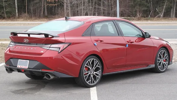 2022 Hyundai Elantra Review: A Compact Sedan That Packs a Punch